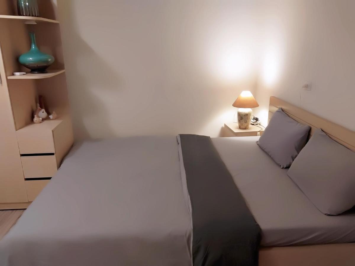 Da Tree Homestay Hanoi Bagian luar foto