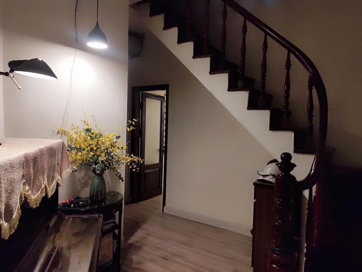 Da Tree Homestay Hanoi Bagian luar foto