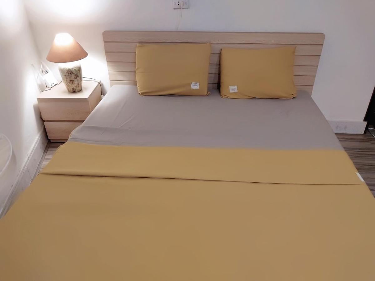 Da Tree Homestay Hanoi Bagian luar foto