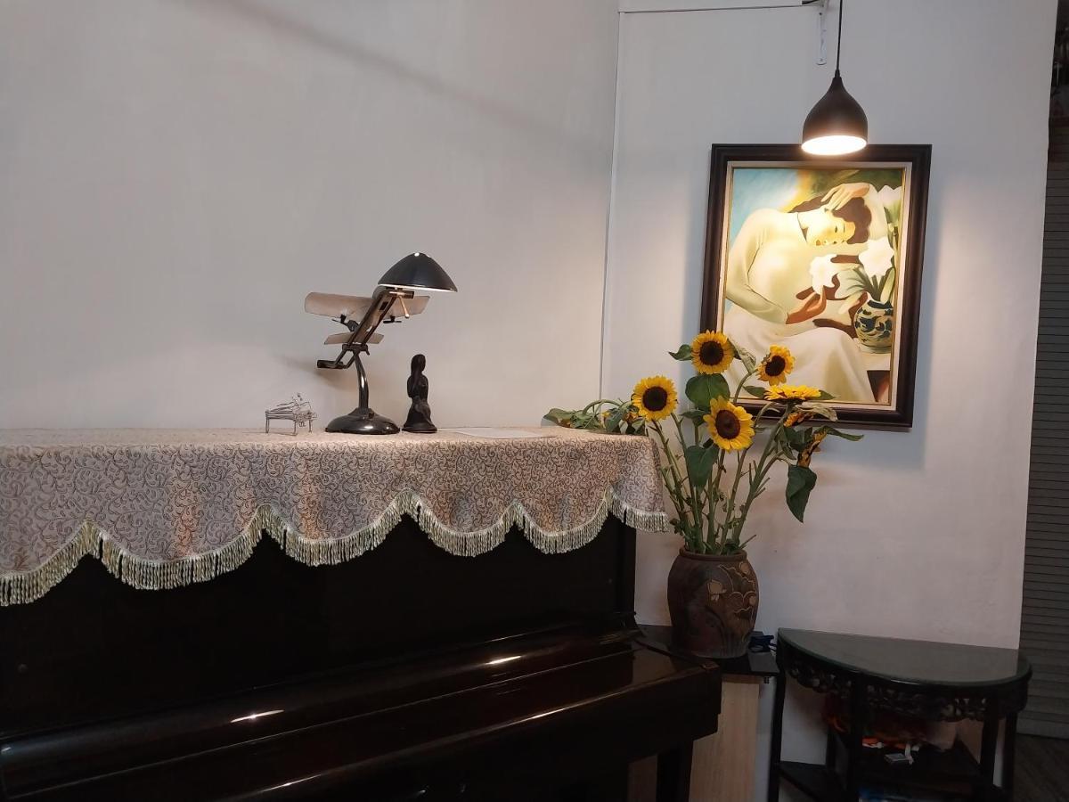 Da Tree Homestay Hanoi Bagian luar foto